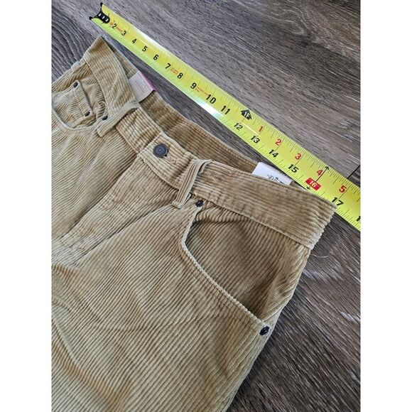 Levi’s Tan Corduroy Pants Women's 33x30 Vintage Vibes Straight Leg Fall Staple - Picture 6 of 9